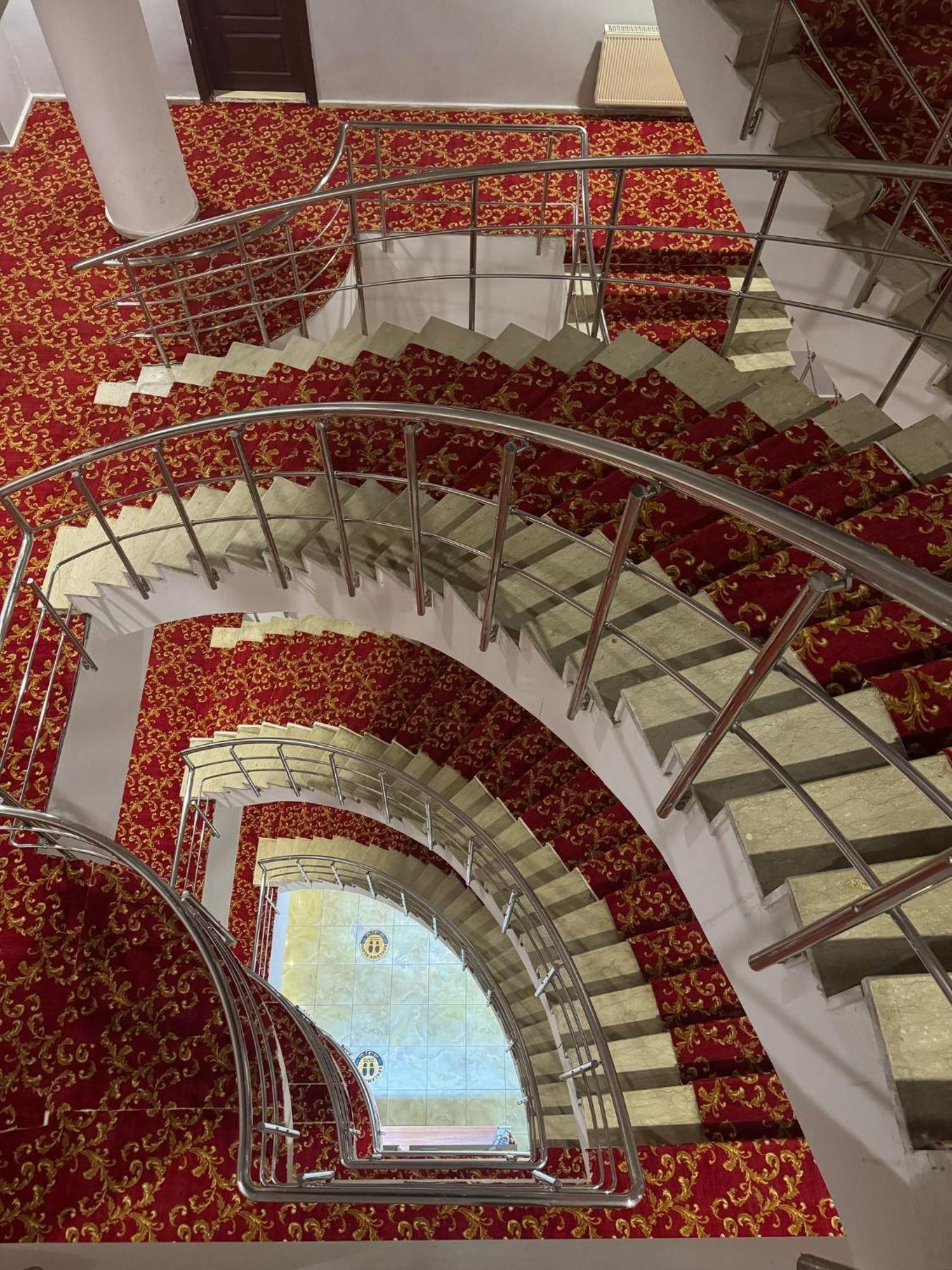 Dimet Park Hotel Wan Zewnętrze zdjęcie